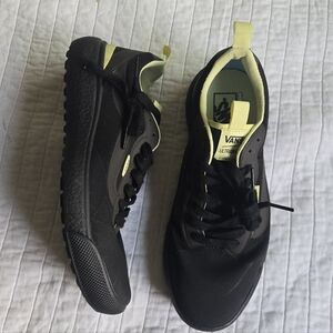 Vans Mte Ultrarange Exo Men Size 8.5 Black And Brown Multicolor 012026